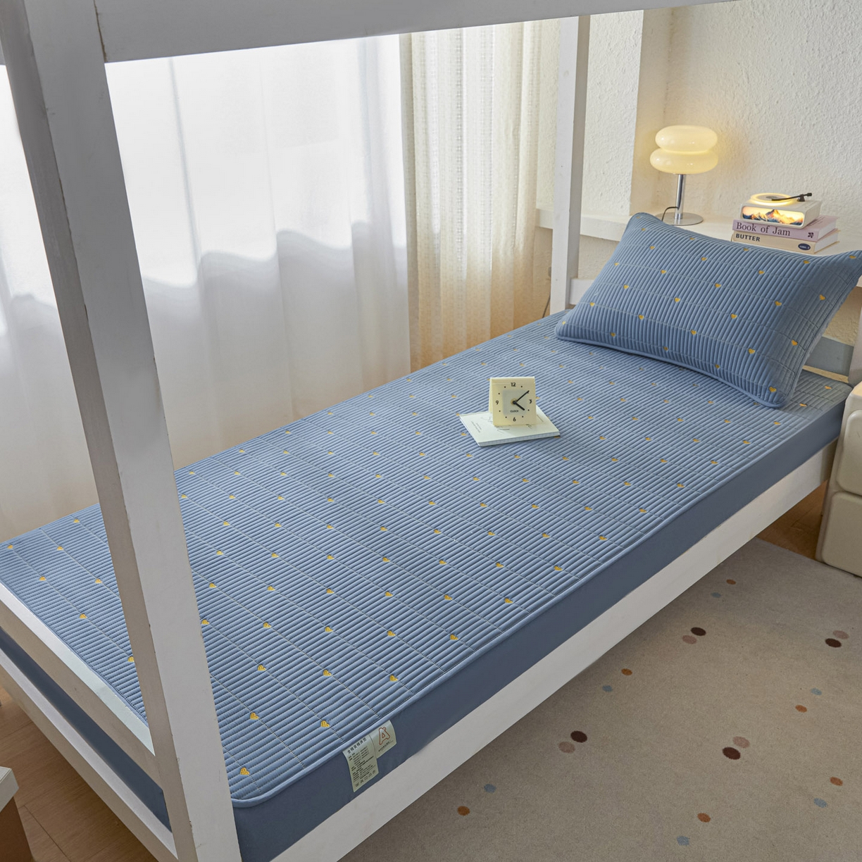 91家纺网 家纺一手货源 找家纺 芬晴家纺 2025春夏新款A类大豆夹棉学生床笠单床笠床笠单件-繁星-爱心系列 爱心-雾蓝