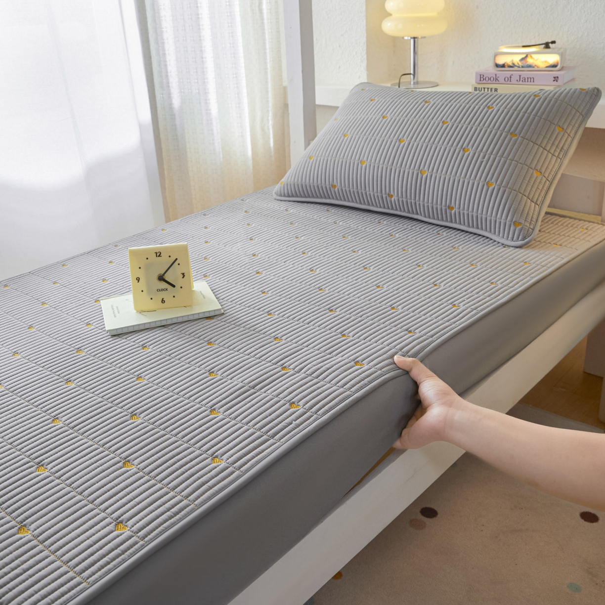 91家纺网 家纺一手货源 找家纺 （总）芬晴家纺 2025春夏新款A类大豆夹棉学生床笠单床笠床笠单件-繁星-爱心系列