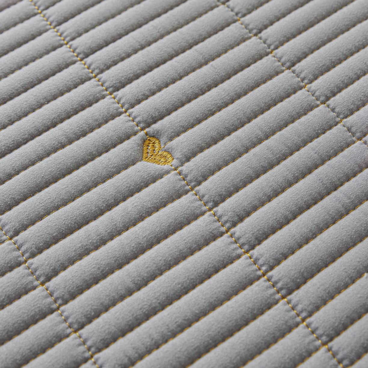 91家纺网 家纺一手货源 找家纺 芬晴家纺 2025春夏新款A类大豆夹棉学生床笠单床笠床笠单件-繁星-爱心系列 爱心-星灰