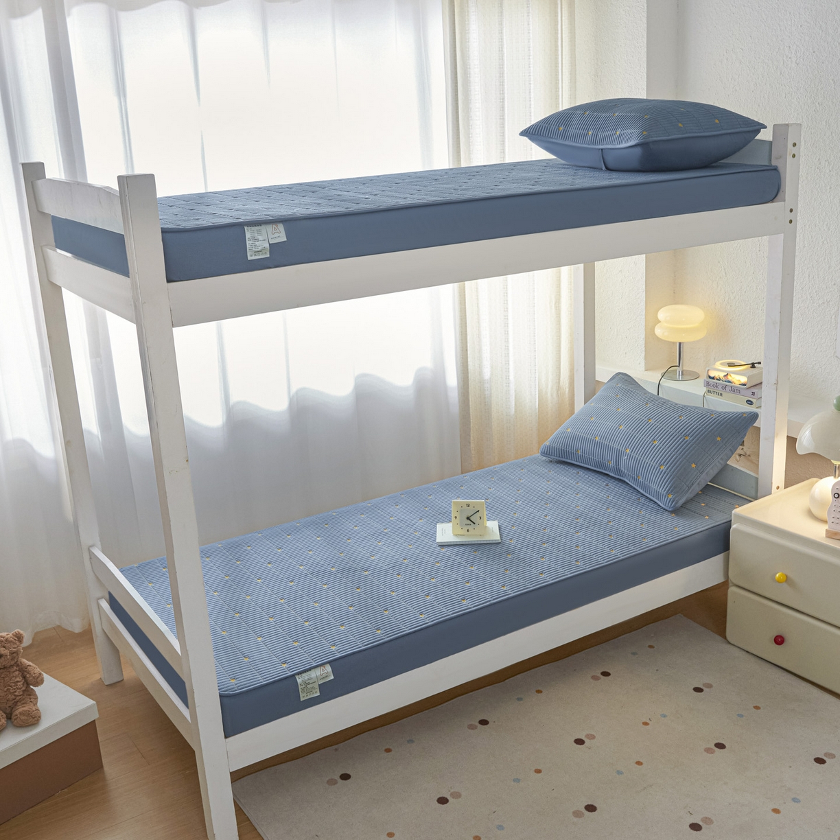 91家纺网 家纺一手货源 找家纺 芬晴家纺 2025春夏新款A类大豆夹棉学生床笠单床笠床笠单件-繁星-爱心系列 繁星-雾蓝