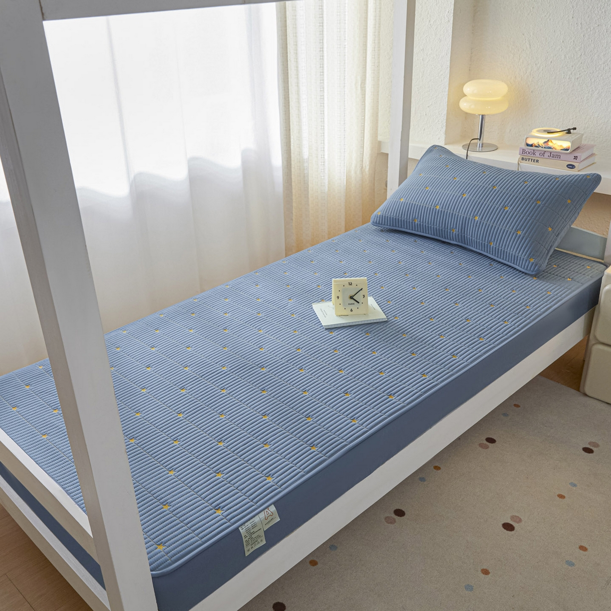 91家纺网 家纺一手货源 找家纺 芬晴家纺 2025春夏新款A类大豆夹棉学生床笠单床笠床笠单件-繁星-爱心系列 繁星-雾蓝