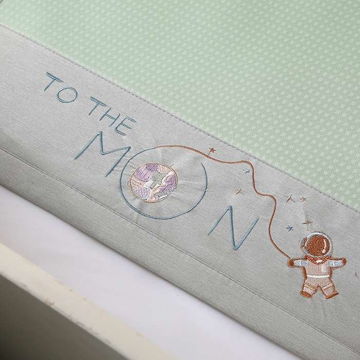 91家纺网 家纺一手货源 找家纺 小牛席业 2025新款儿童凉感冰丝席儿童席-星际探索 星际探索-绿色