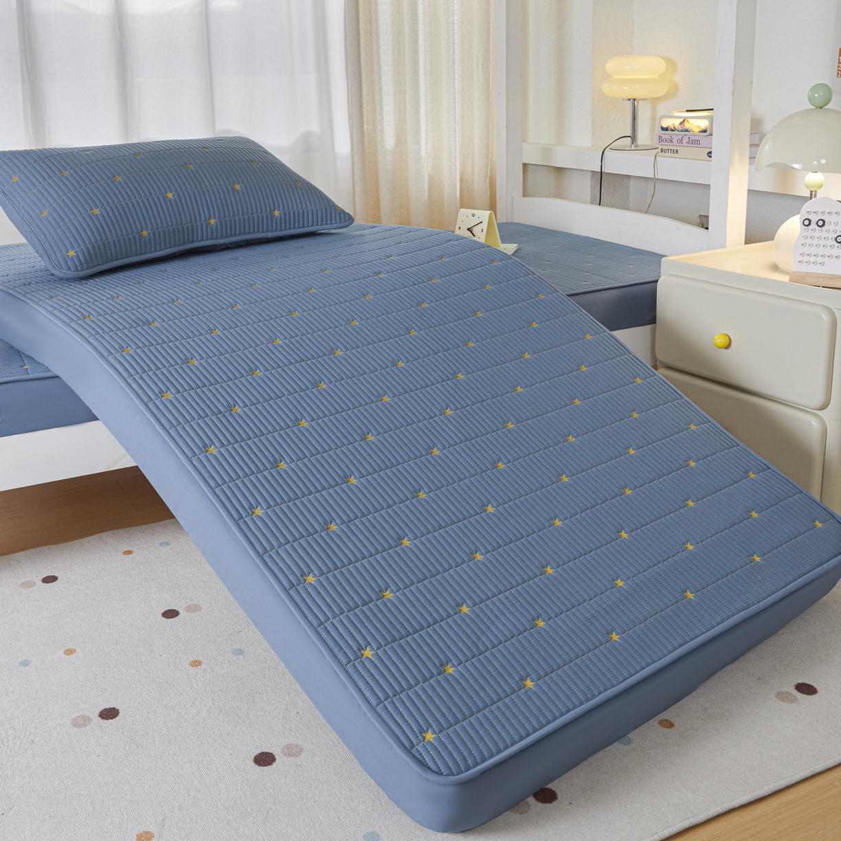 91家纺网 家纺一手货源 找家纺 芬晴家纺 2025春夏新款A类大豆夹棉学生床笠单床笠床笠单件-繁星-爱心系列 爱心-雾蓝