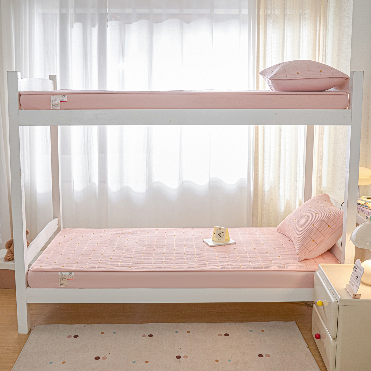 91家纺网 家纺一手货源 找家纺 （总）芬晴家纺 2025春夏新款A类大豆夹棉学生床笠单床笠床笠单件-繁星-爱心系列