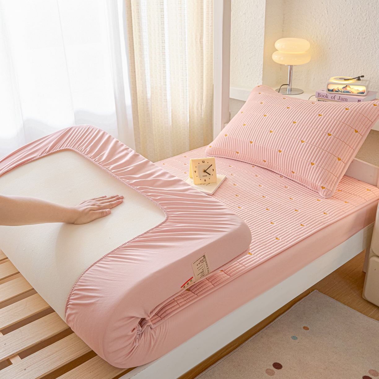 91家纺网 家纺一手货源 找家纺 （总）芬晴家纺 2025春夏新款A类大豆夹棉学生床笠单床笠床笠单件-繁星-爱心系列