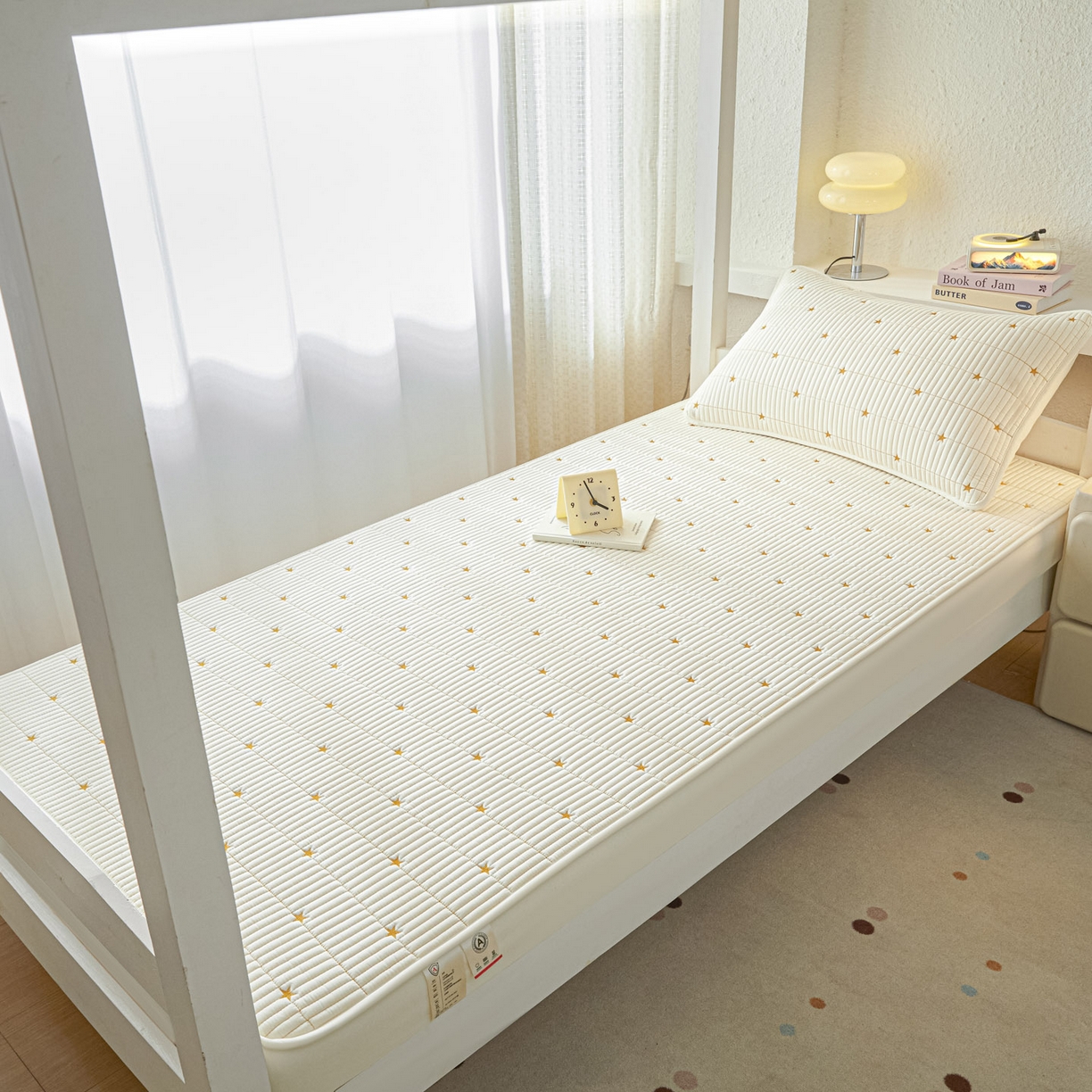 91家纺网 家纺一手货源 找家纺 芬晴家纺 2025春夏新款A类大豆夹棉学生床笠单床笠床笠单件-繁星-爱心系列 繁星-米白