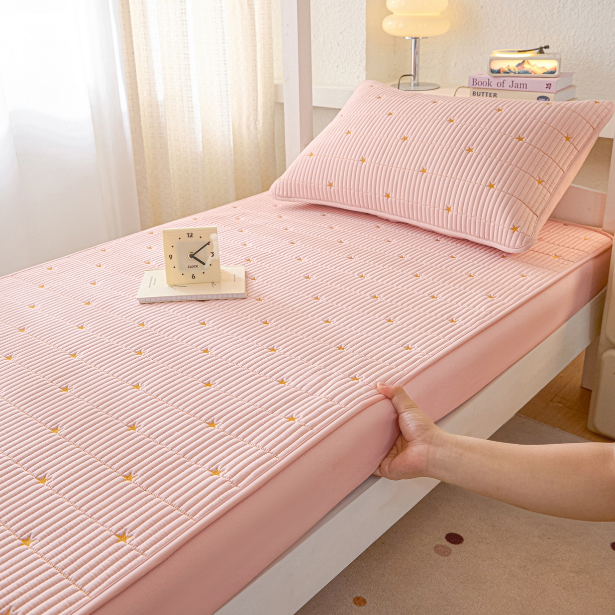 91家纺网 家纺一手货源 找家纺 （总）芬晴家纺 2025春夏新款A类大豆夹棉学生床笠单床笠床笠单件-繁星-爱心系列