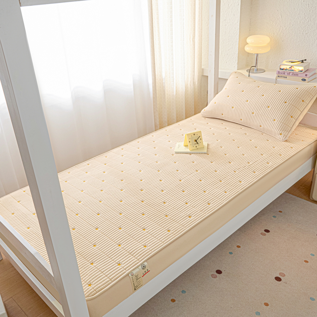 91家纺网 家纺一手货源 找家纺 芬晴家纺 2025春夏新款A类大豆夹棉学生床笠单床笠床笠单件-繁星-爱心系列 繁星-卡其