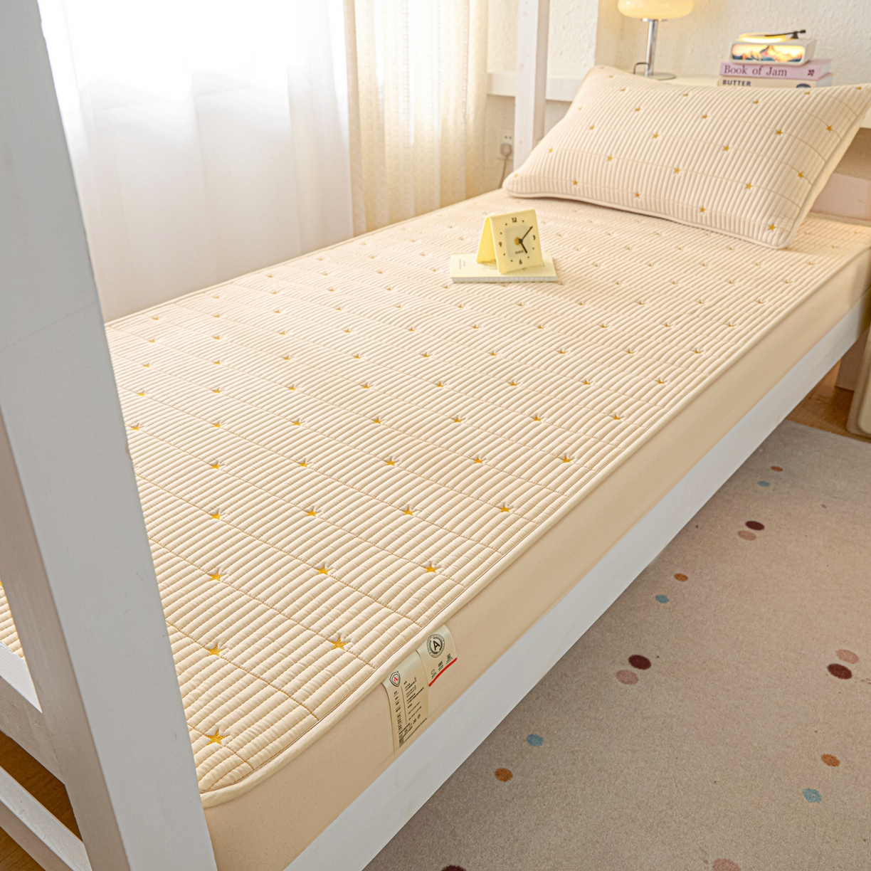 91家纺网 家纺一手货源 找家纺 芬晴家纺 2025春夏新款A类大豆夹棉学生床笠单床笠床笠单件-繁星-爱心系列 繁星-卡其