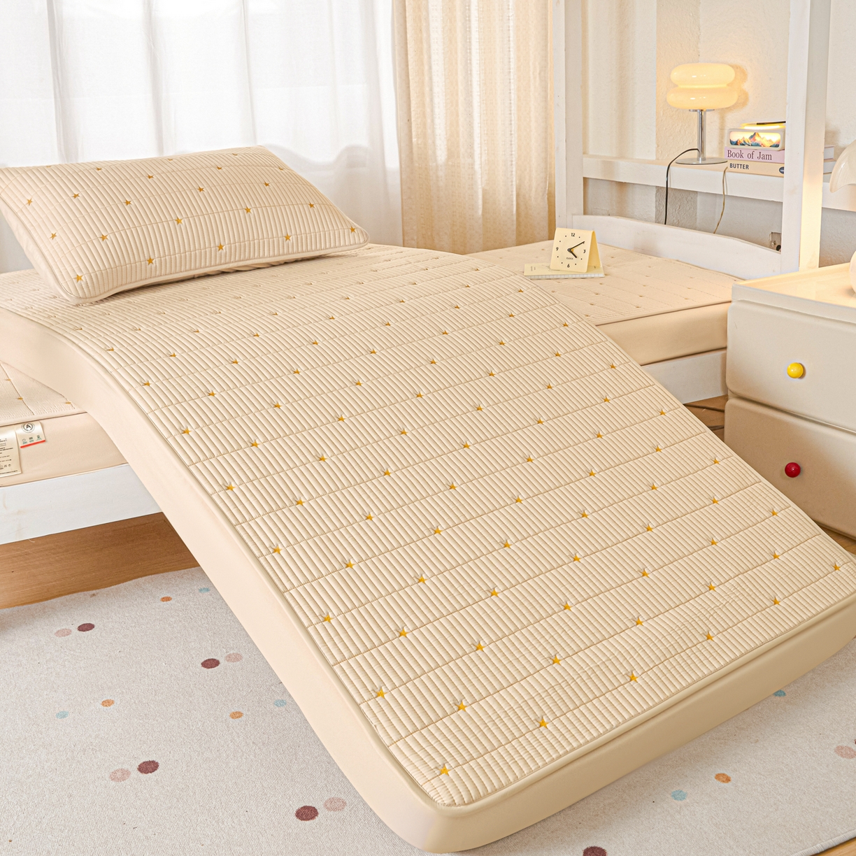 91家纺网 家纺一手货源 找家纺 芬晴家纺 2025春夏新款A类大豆夹棉学生床笠单床笠床笠单件-繁星-爱心系列 繁星-卡其