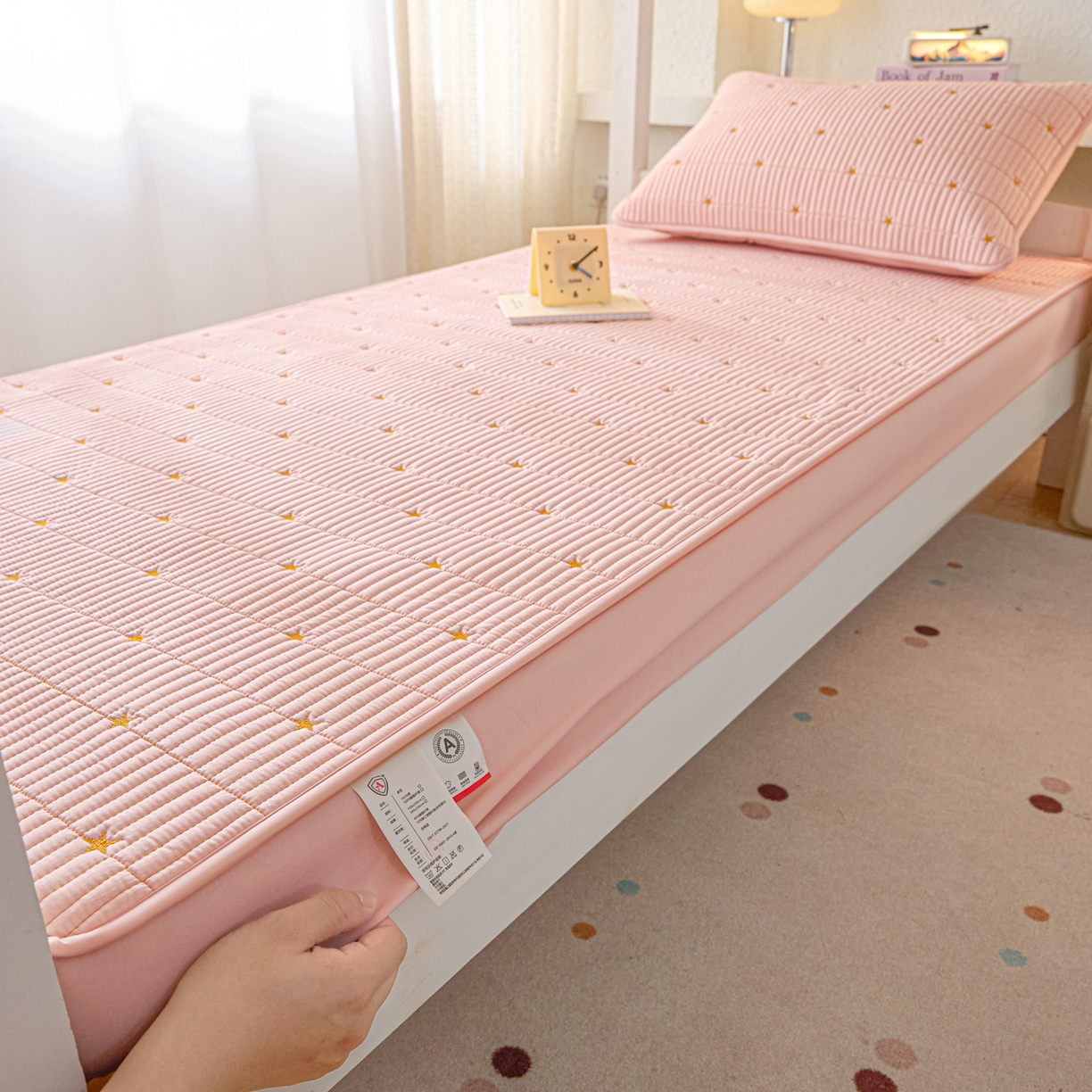 91家纺网 家纺一手货源 找家纺 芬晴家纺 2025春夏新款A类大豆夹棉学生床笠单床笠床笠单件-繁星-爱心系列 繁星-豆沙粉