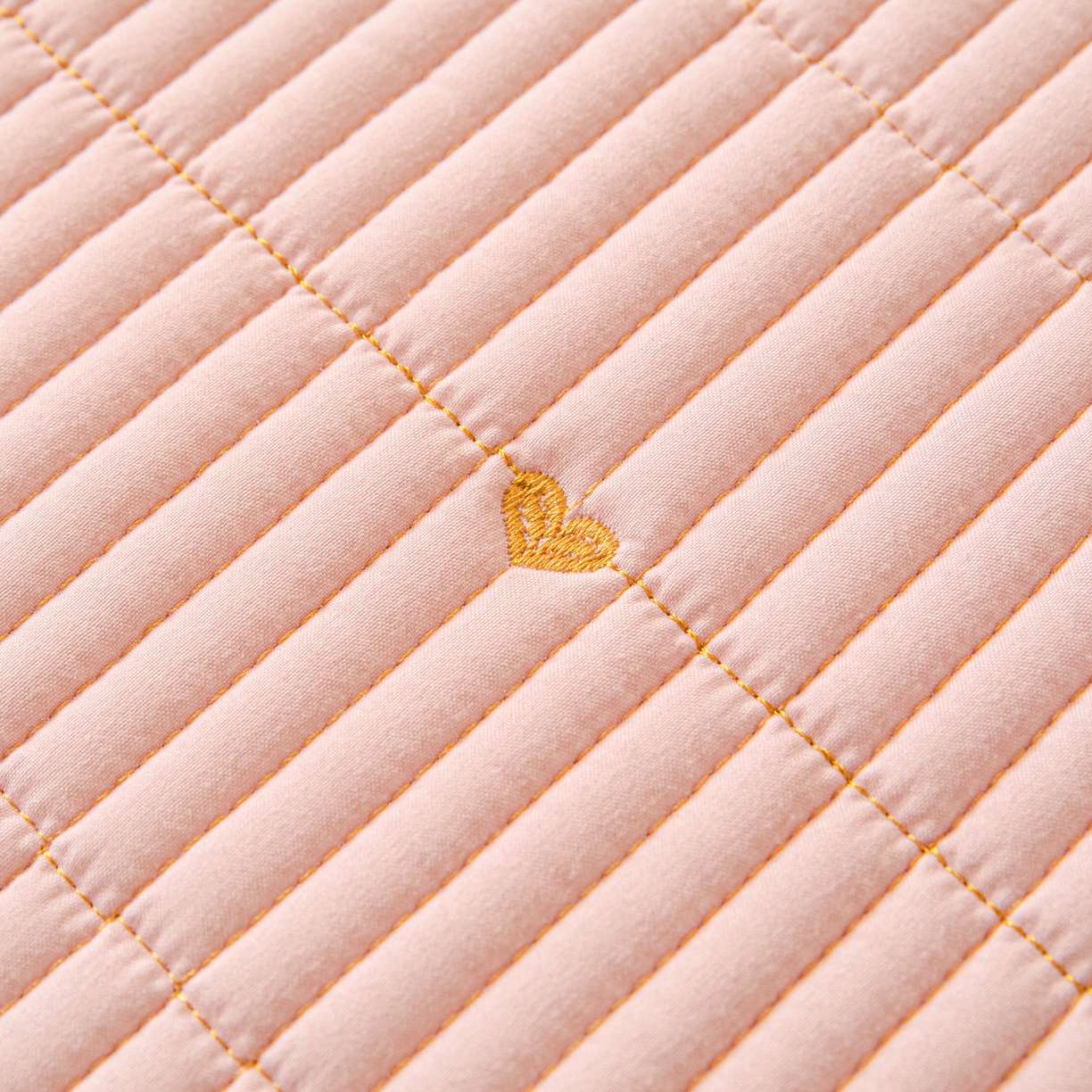 91家纺网 家纺一手货源 找家纺 芬晴家纺 2025春夏新款A类大豆夹棉学生床笠单床笠床笠单件-繁星-爱心系列 爱心-豆沙粉