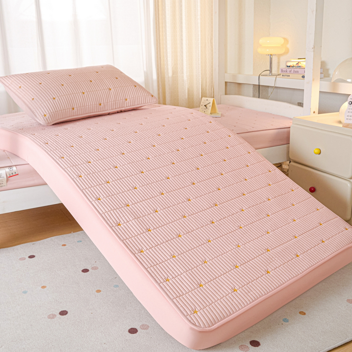 91家纺网 家纺一手货源 找家纺 芬晴家纺 2025春夏新款A类大豆夹棉学生床笠单床笠床笠单件-繁星-爱心系列 繁星-豆沙粉