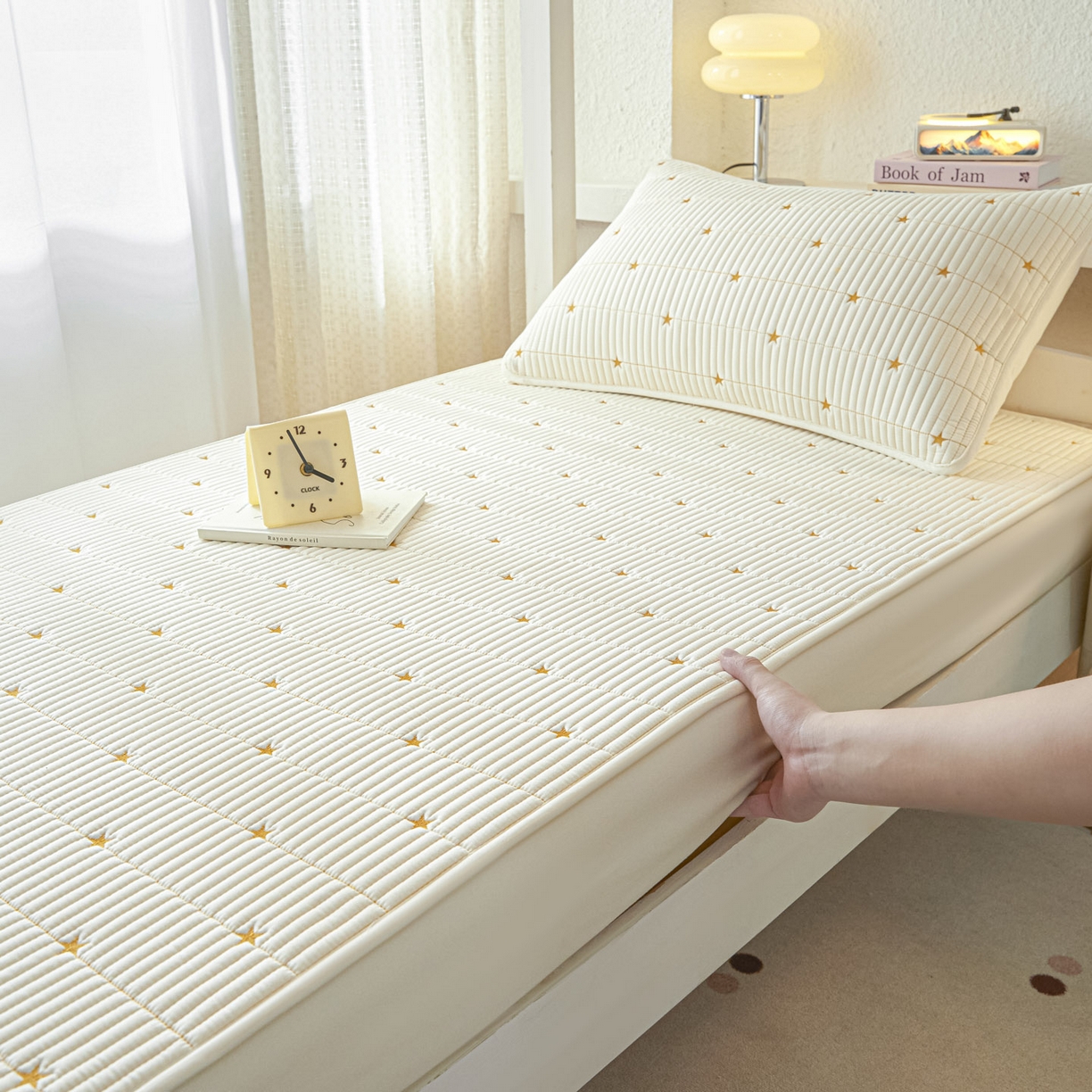 91家纺网 家纺一手货源 找家纺 （总）芬晴家纺 2025春夏新款A类大豆夹棉学生床笠单床笠床笠单件-繁星-爱心系列