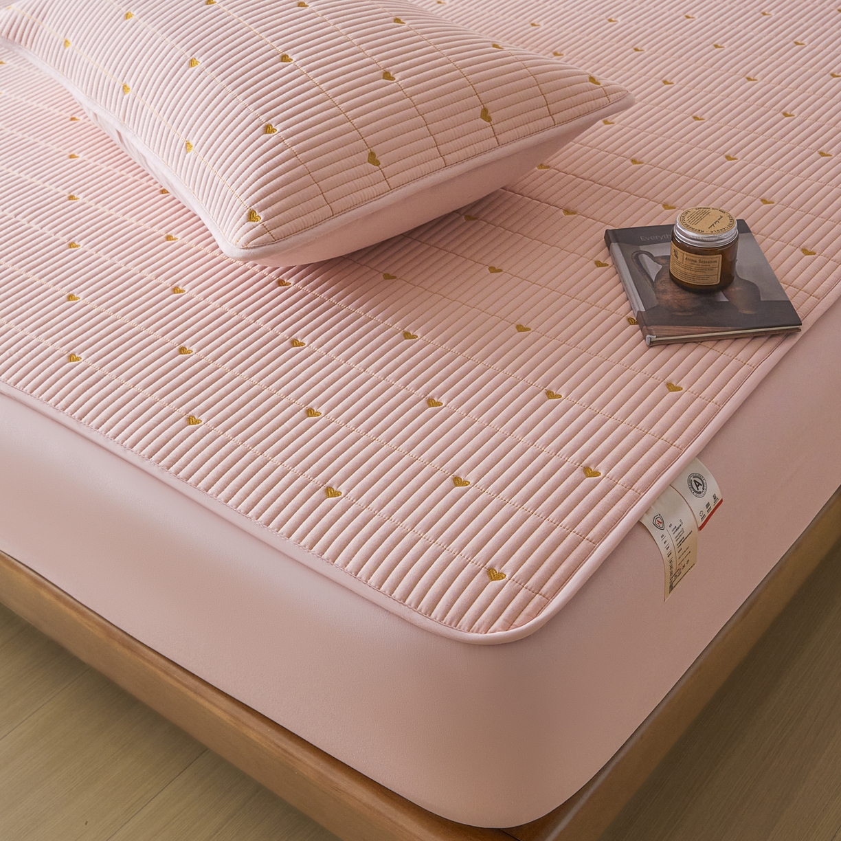 91家纺网 家纺一手货源 找家纺 （总）芬晴家纺 2025新款A类大豆夹棉爱心防水床笠单床笠床笠单件