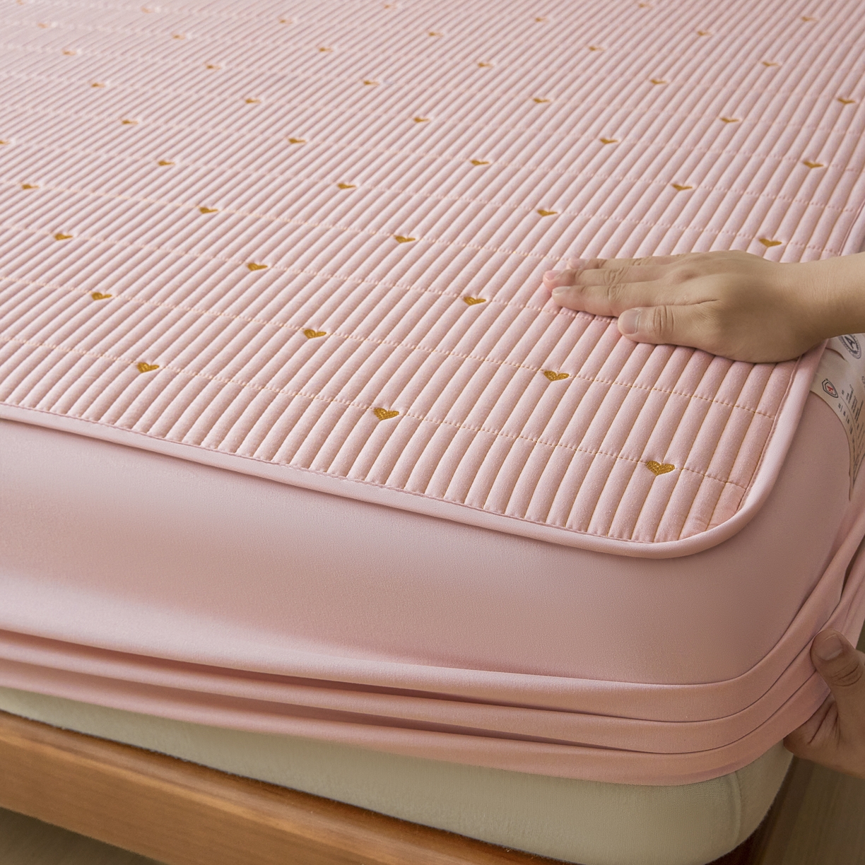 91家纺网 家纺一手货源 找家纺 （总）芬晴家纺 2025新款A类大豆夹棉爱心防水床笠单床笠床笠单件