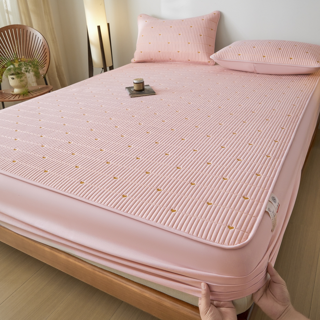 91家纺网 家纺一手货源 找家纺 （总）芬晴家纺 2025新款A类大豆夹棉爱心防水床笠单床笠床笠单件