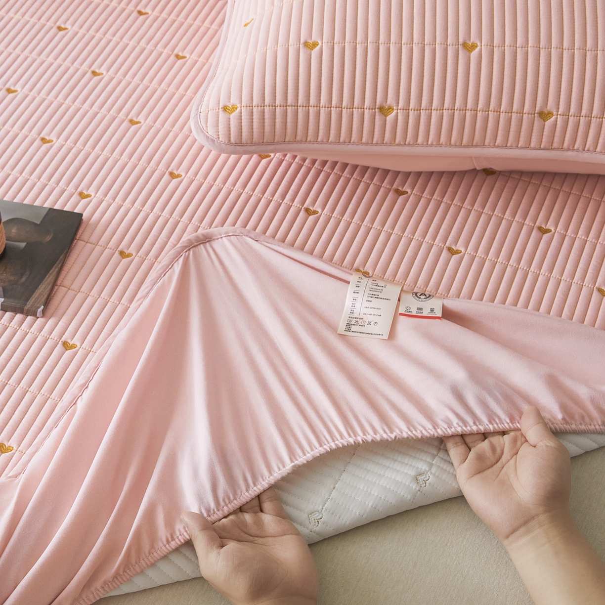 91家纺网 家纺一手货源 找家纺 （总）芬晴家纺 2025新款A类大豆夹棉爱心防水床笠单床笠床笠单件