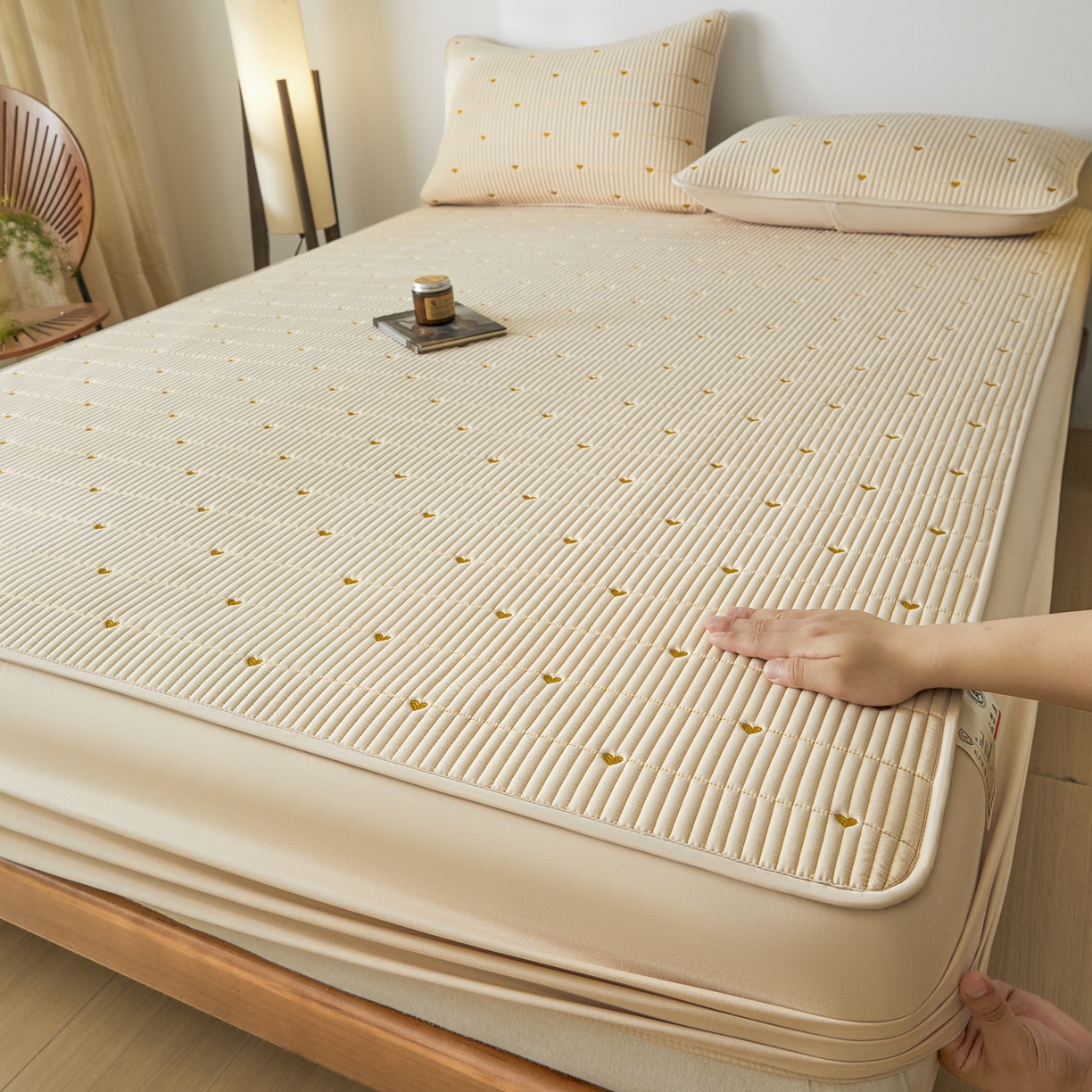 91家纺网 家纺一手货源 找家纺 （总）芬晴家纺 2025新款A类大豆夹棉爱心防水床笠单床笠床笠单件