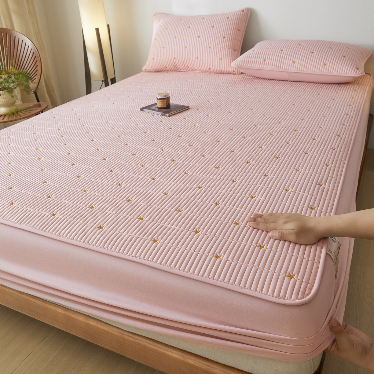 91家纺网 家纺一手货源 找家纺 （总）芬晴家纺 2025新款A类大豆夹棉爱心防水床笠单床笠床笠单件