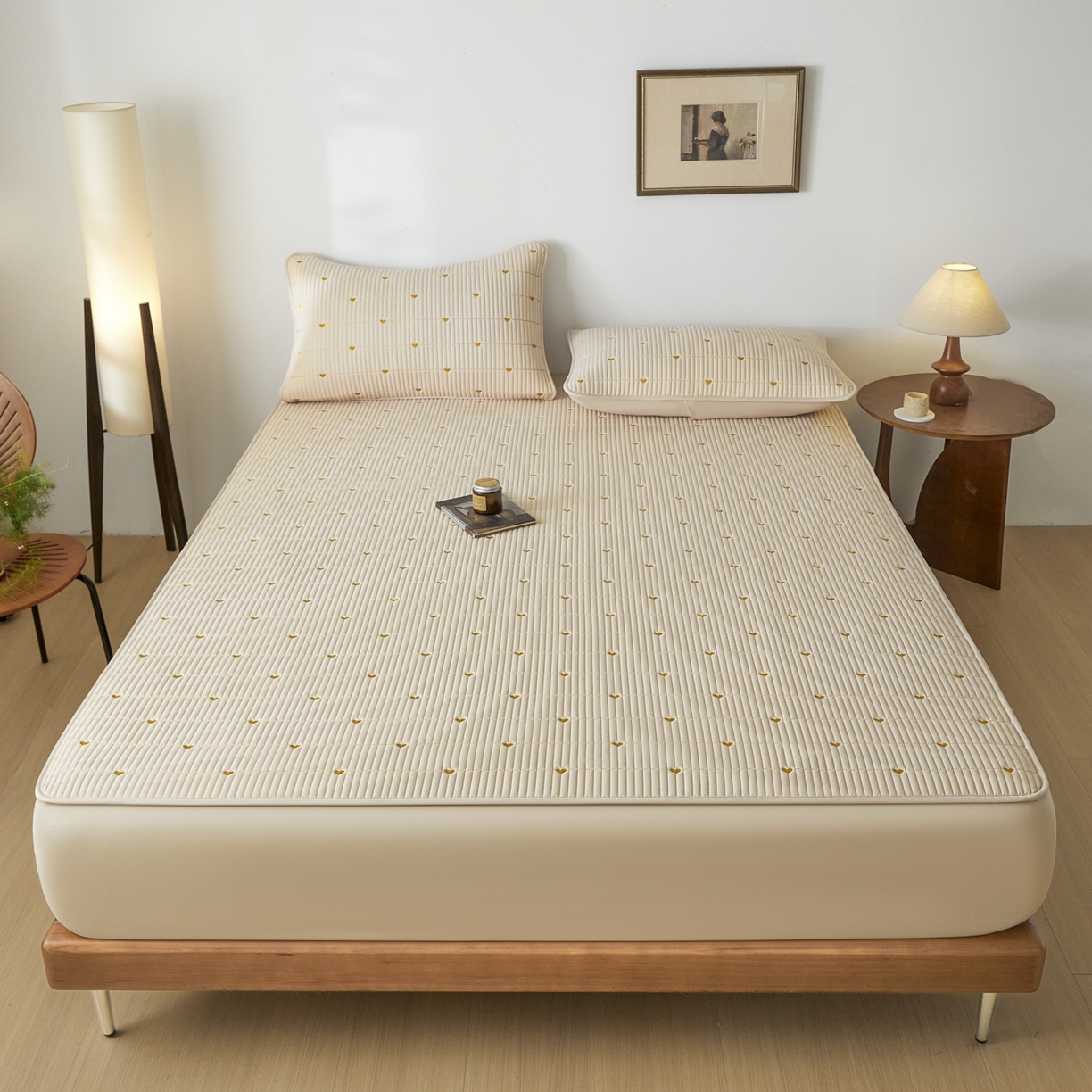 91家纺网 家纺一手货源 找家纺 芬晴家纺 2025新款A类大豆夹棉爱心防水床笠单床笠床笠单件 爱心-卡其