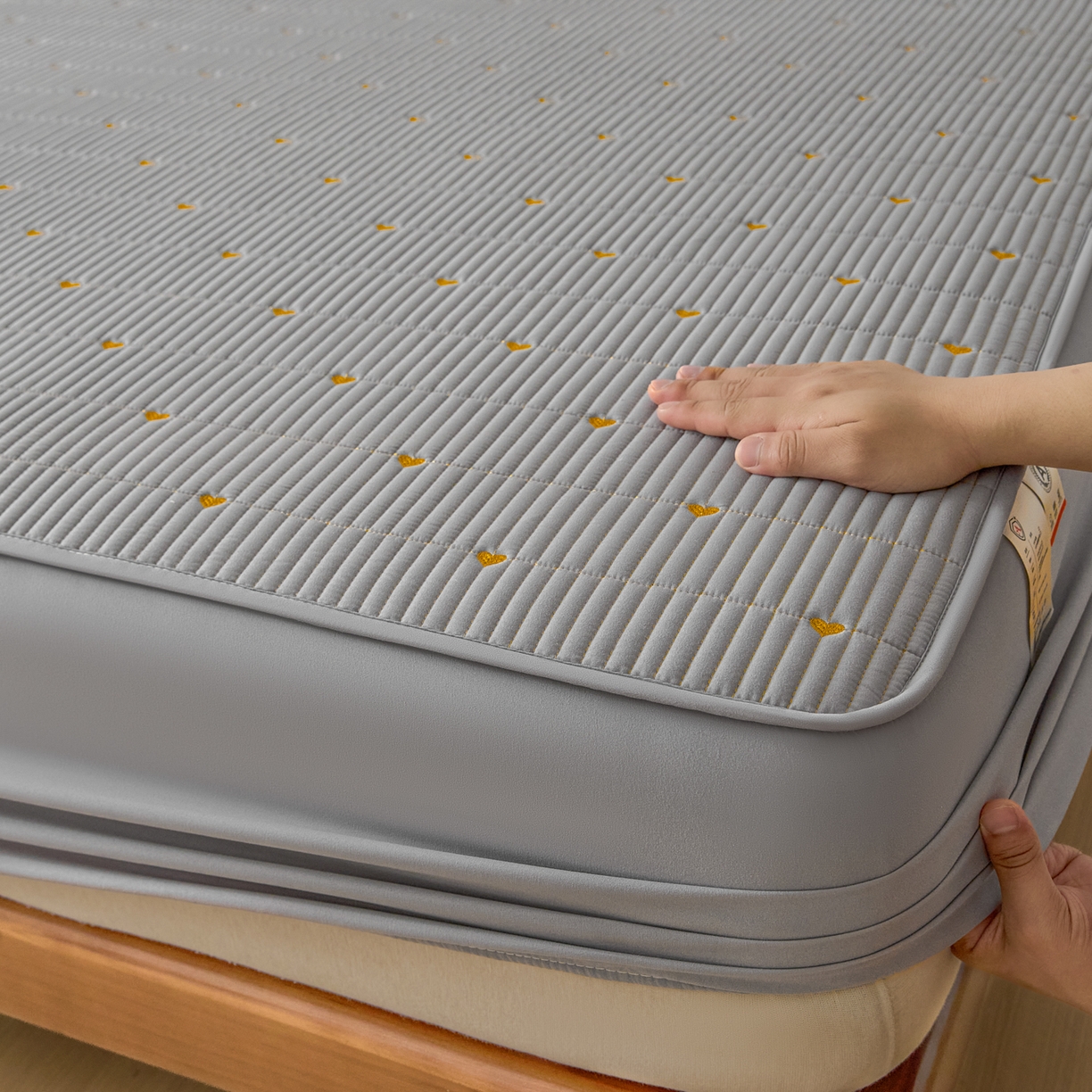 91家纺网 家纺一手货源 找家纺 芬晴家纺 2025新款A类大豆夹棉爱心防水床笠单床笠床笠单件 爱心-星灰