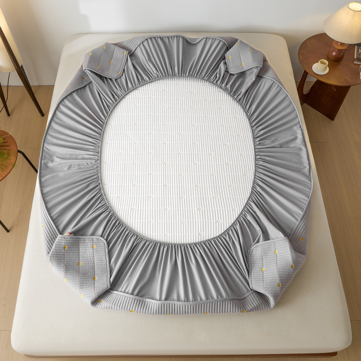 91家纺网 家纺一手货源 找家纺 芬晴家纺 2025新款A类大豆夹棉爱心防水床笠单床笠床笠单件 爱心-星灰