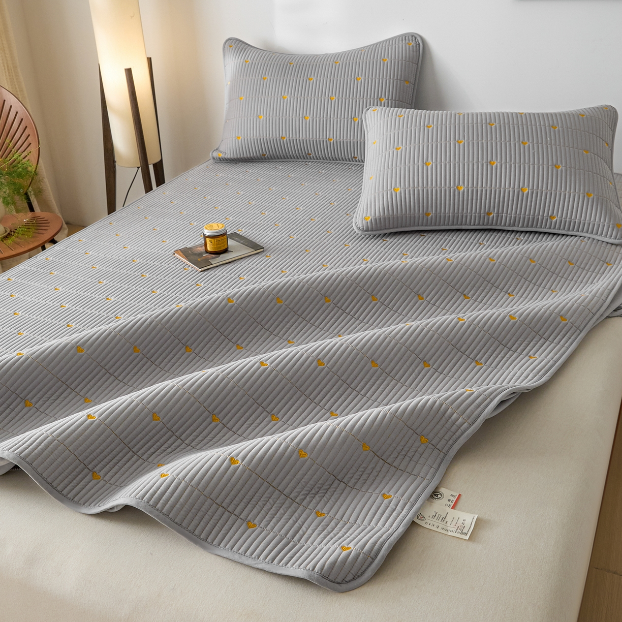 91家纺网 家纺一手货源 找家纺 芬晴家纺 2025新款A类大豆夹棉爱心防水床笠单床笠床笠单件 爱心-星灰