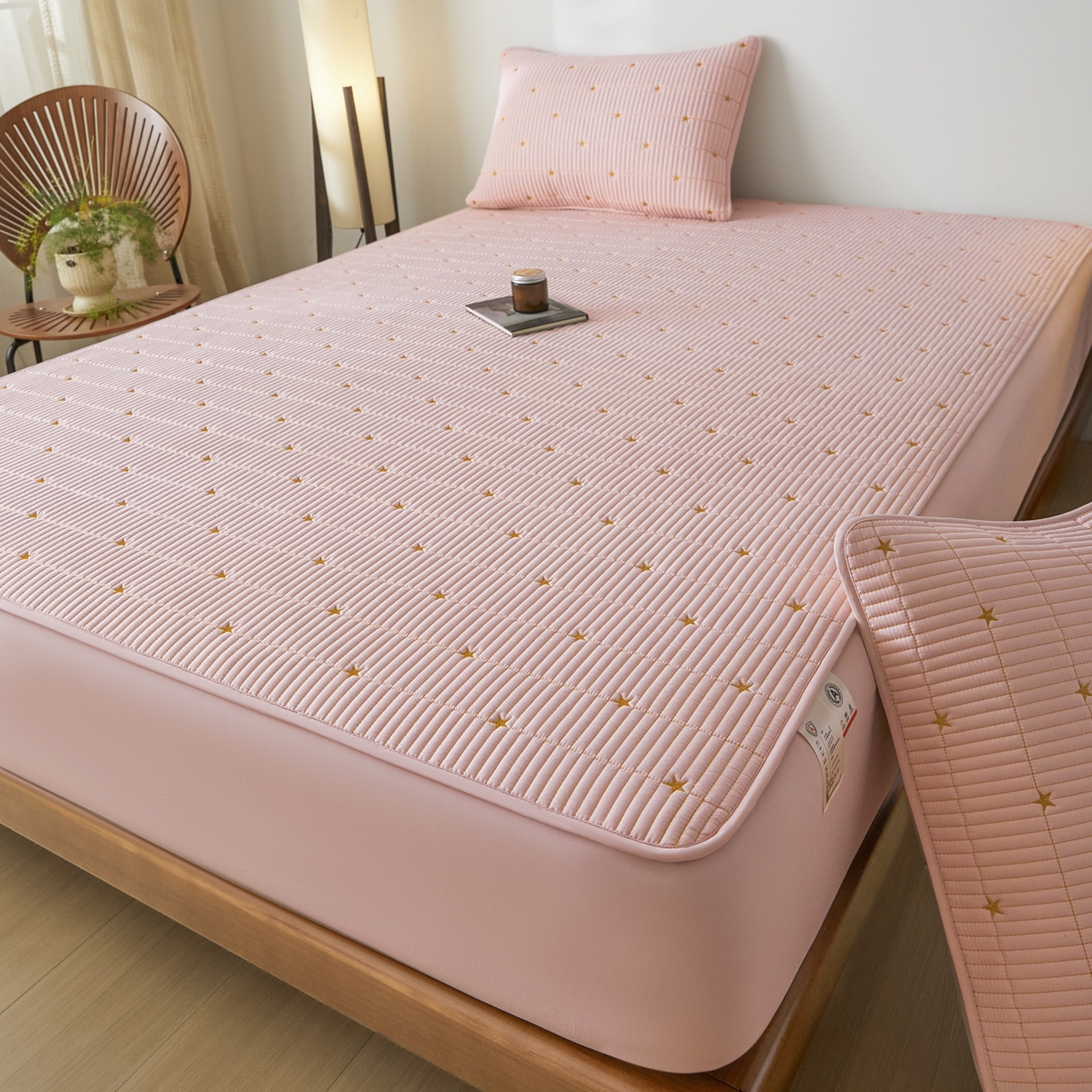 91家纺网 家纺一手货源 找家纺 芬晴家纺 2025新款A类大豆夹棉爱心防水床笠单床笠床笠单件 繁星-豆沙粉