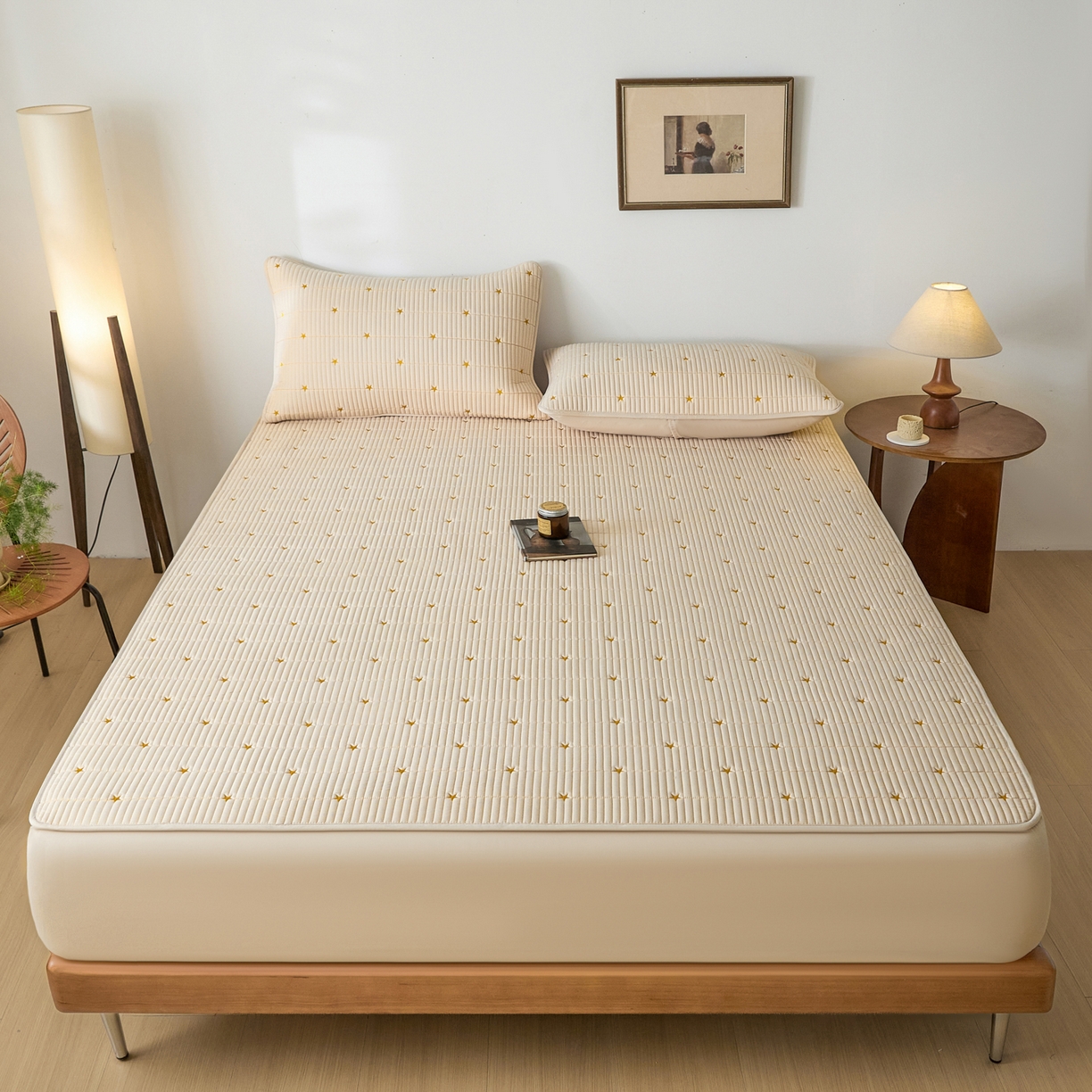 91家纺网 家纺一手货源 找家纺 芬晴家纺 2025新款A类大豆夹棉爱心防水床笠单床笠床笠单件 繁星-卡其