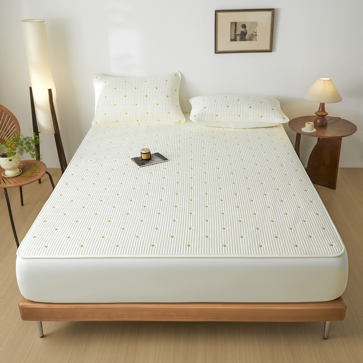 91家纺网 家纺一手货源 找家纺 芬晴家纺 2025新款A类大豆夹棉爱心防水床笠单床笠床笠单件 繁星-米白