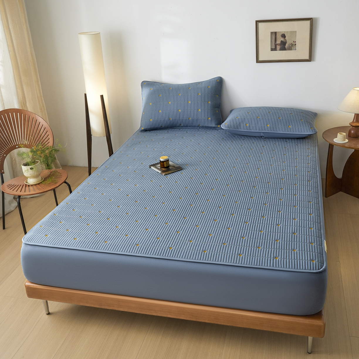 91家纺网 家纺一手货源 找家纺 芬晴家纺 2025新款A类大豆夹棉爱心防水床笠单床笠床笠单件 繁星-雾蓝