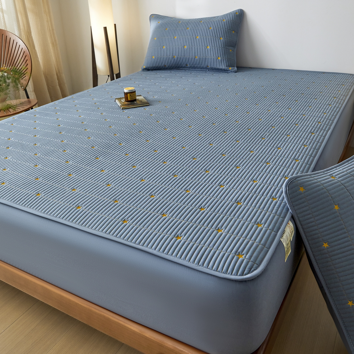 91家纺网 家纺一手货源 找家纺 芬晴家纺 2025新款A类大豆夹棉爱心防水床笠单床笠床笠单件 繁星-雾蓝