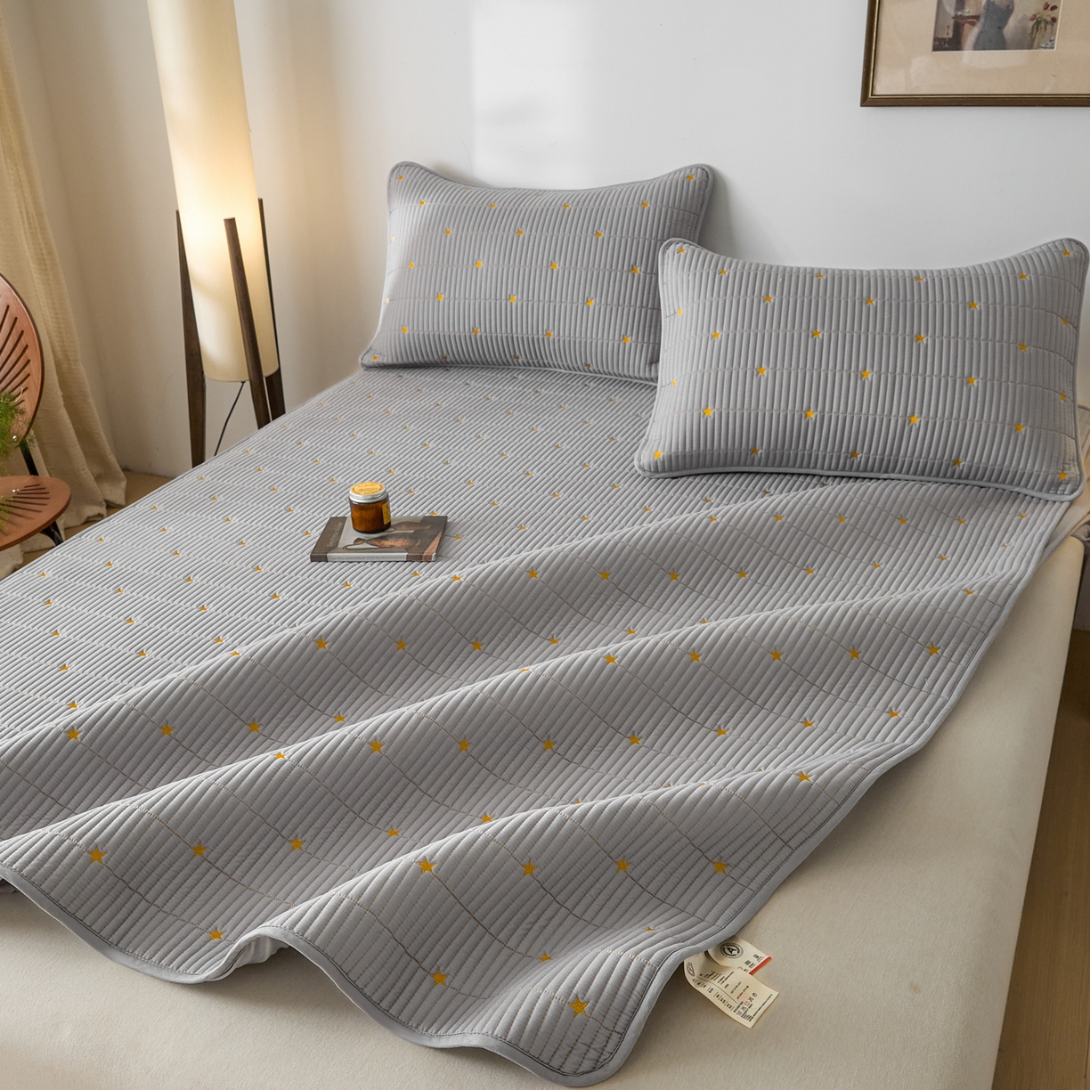 91家纺网 家纺一手货源 找家纺 芬晴家纺 2025新款A类大豆夹棉爱心防水床笠单床笠床笠单件 繁星-星灰