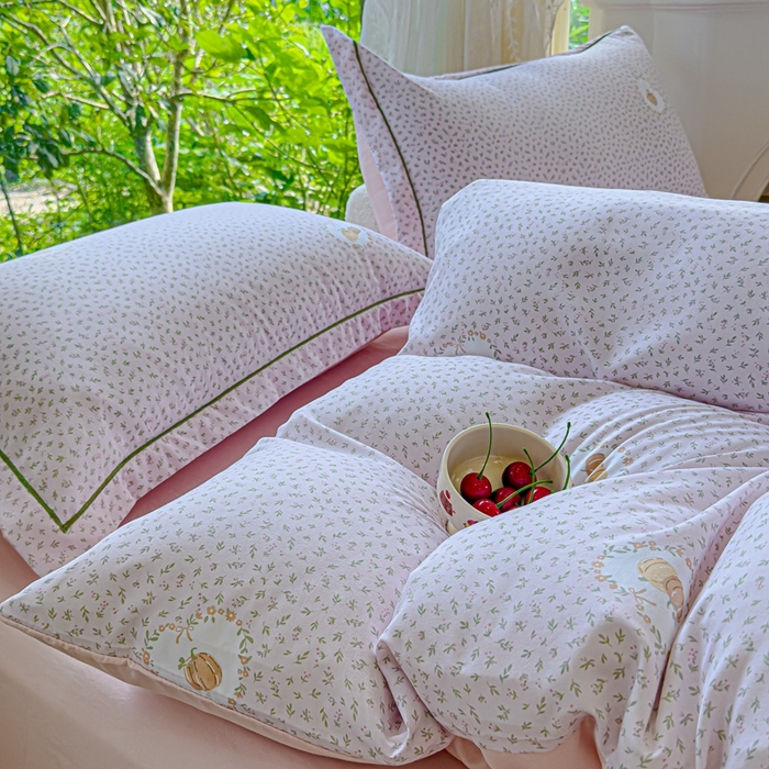 91家纺网 家纺一手货源 找家纺 可思家纺 2025新款云柔棉四件套 安徒生-浅粉