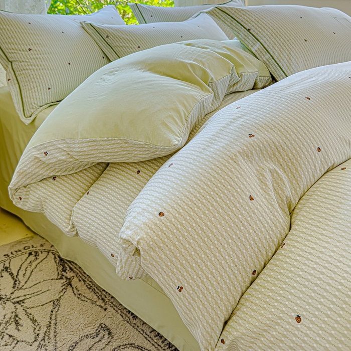 91家纺网 家纺一手货源 找家纺 可思家纺 2025新款云柔棉四件套 水果派对-浅绿