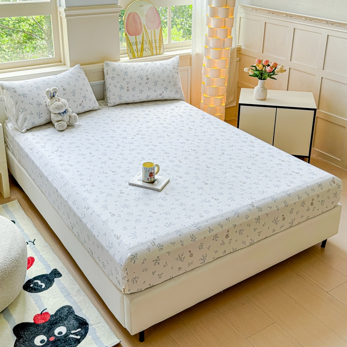 91家纺网 家纺一手货源 找家纺 佑佳家纺2025新款A类高克重水洗棉床笠 草丛兔