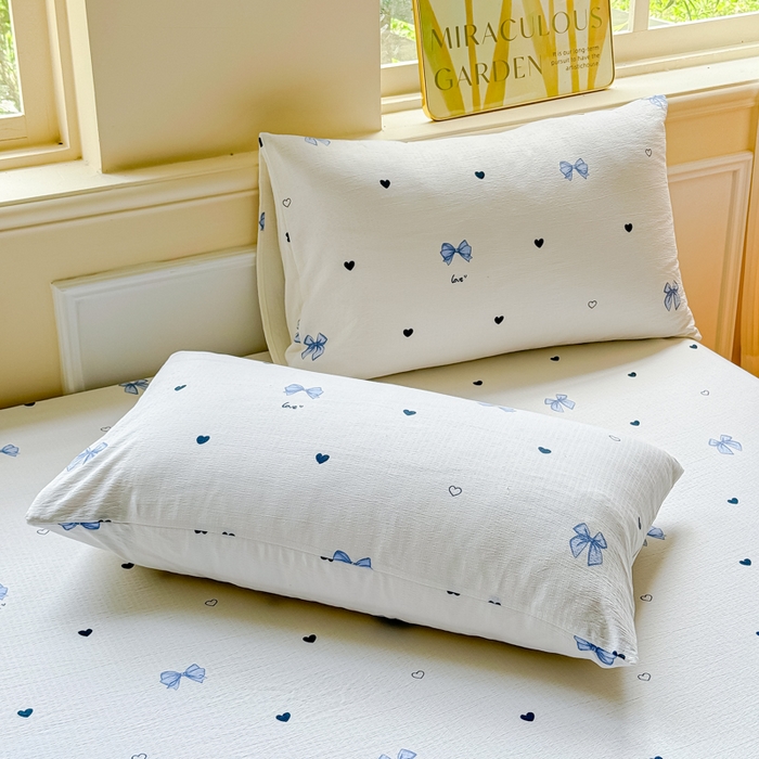 91家纺网 家纺一手货源 找家纺 佑佳家纺2025新款A类高克重水洗棉床笠 蓝色蝴蝶结