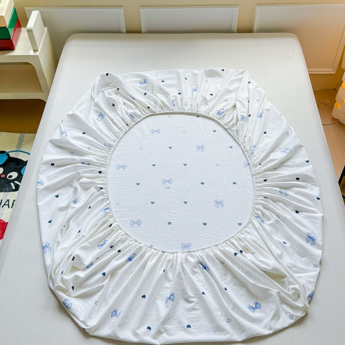 91家纺网 家纺一手货源 找家纺 佑佳家纺2025新款A类高克重水洗棉床笠 蓝色蝴蝶结