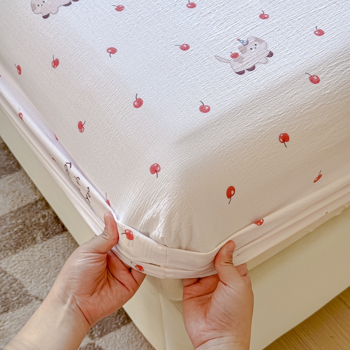 91家纺网 家纺一手货源 找家纺 佑佳家纺2025新款A类高克重水洗棉床笠 樱桃狗