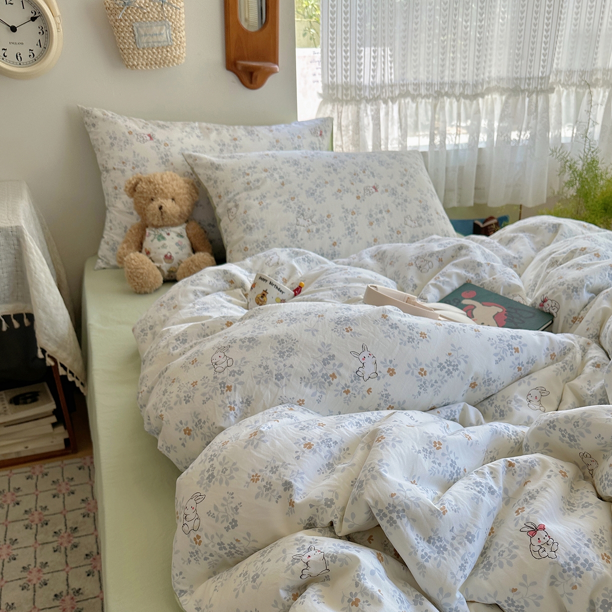 91家纺网 家纺一手货源 找家纺 沐芷 2025 开学季水洗棉四件套A类 卡通简约风超柔舒适三件套 繁花兔兔