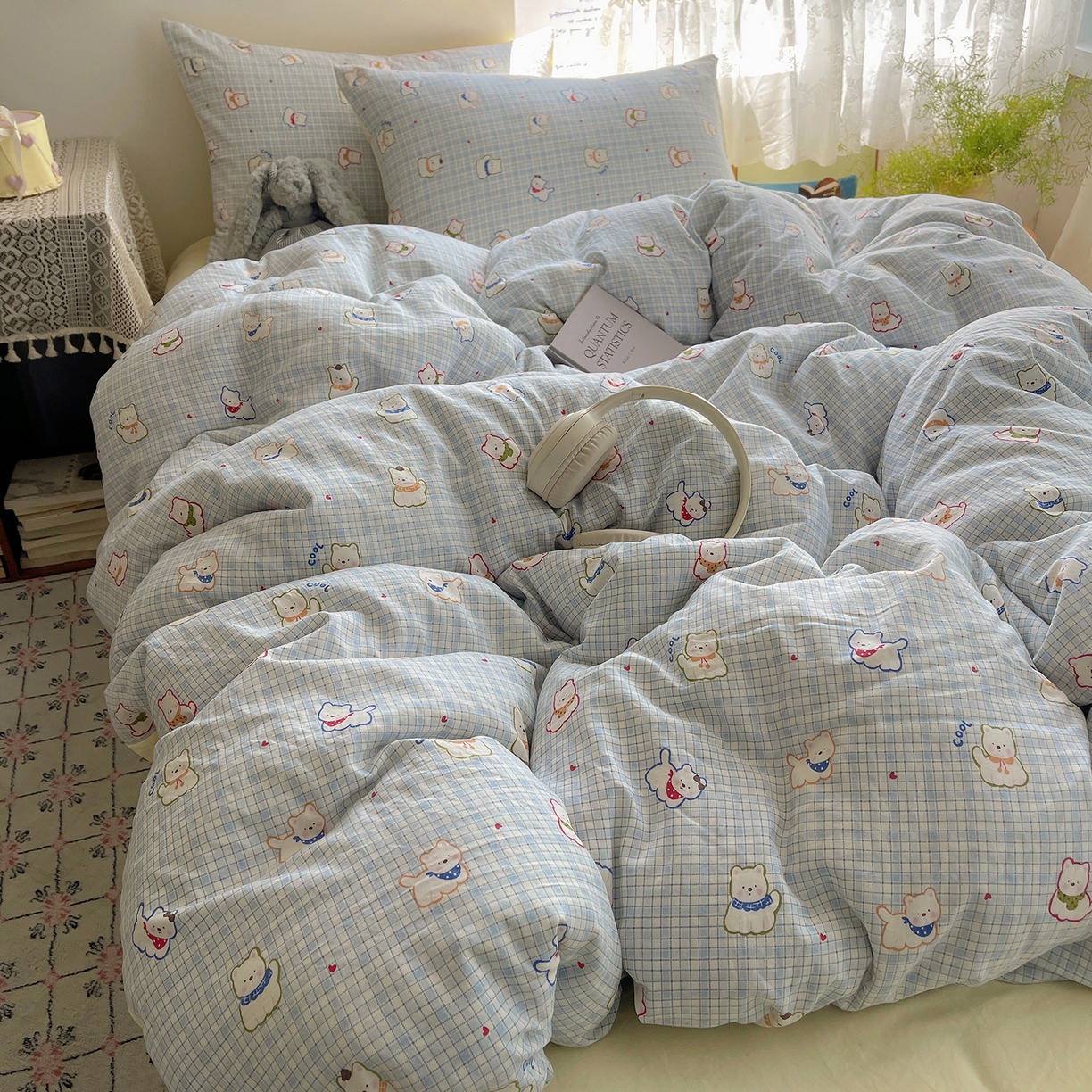 91家纺网 家纺一手货源 找家纺 沐芷 2025 开学季水洗棉四件套A类 卡通简约风超柔舒适三件套 蓝格西高地