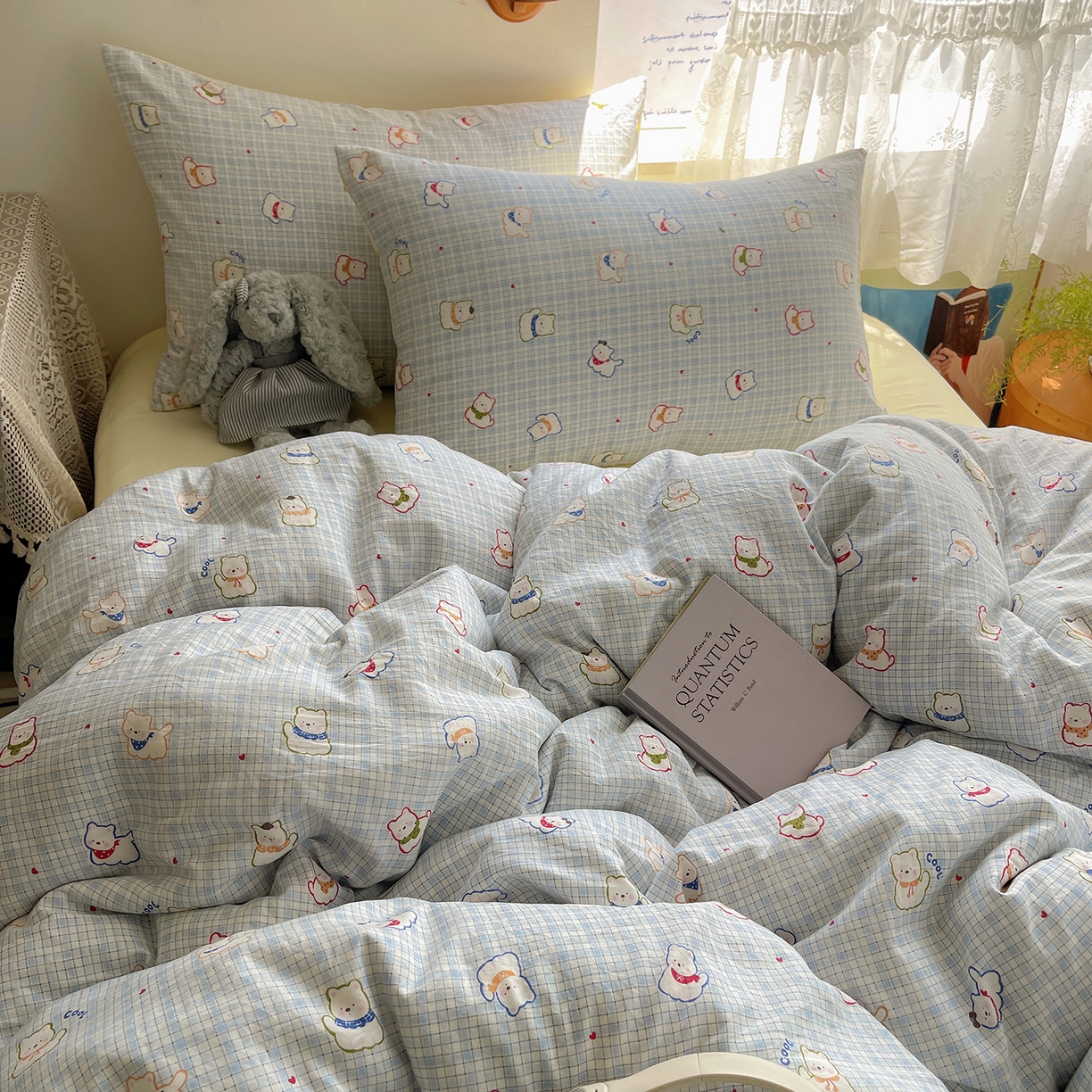 91家纺网 家纺一手货源 找家纺 沐芷 2025 开学季水洗棉四件套A类 卡通简约风超柔舒适三件套 蓝格西高地