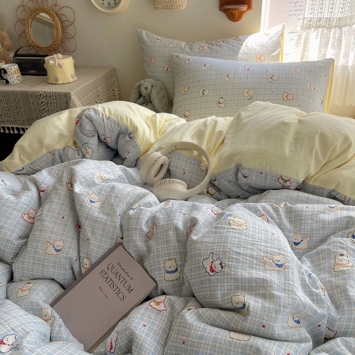 91家纺网 家纺一手货源 找家纺 沐芷 2025 开学季水洗棉四件套A类 卡通简约风超柔舒适三件套 蓝格西高地