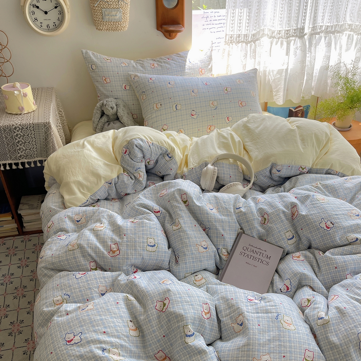 91家纺网 家纺一手货源 找家纺 沐芷 2025 开学季水洗棉四件套A类 卡通简约风超柔舒适三件套 蓝格西高地