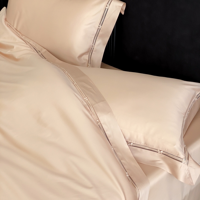 91家纺网 家纺一手货源 找家纺 云栖家居 2025天丝棉纯色镂空四件套-知否 知否-香槟金