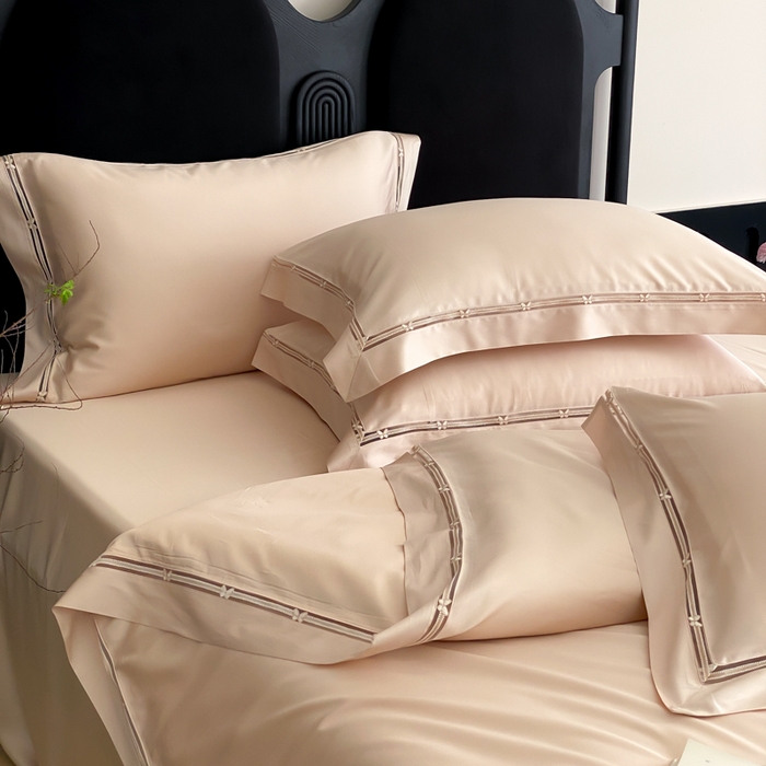 91家纺网 家纺一手货源 找家纺 云栖家居 2025天丝棉纯色镂空四件套-知否 知否-香槟金