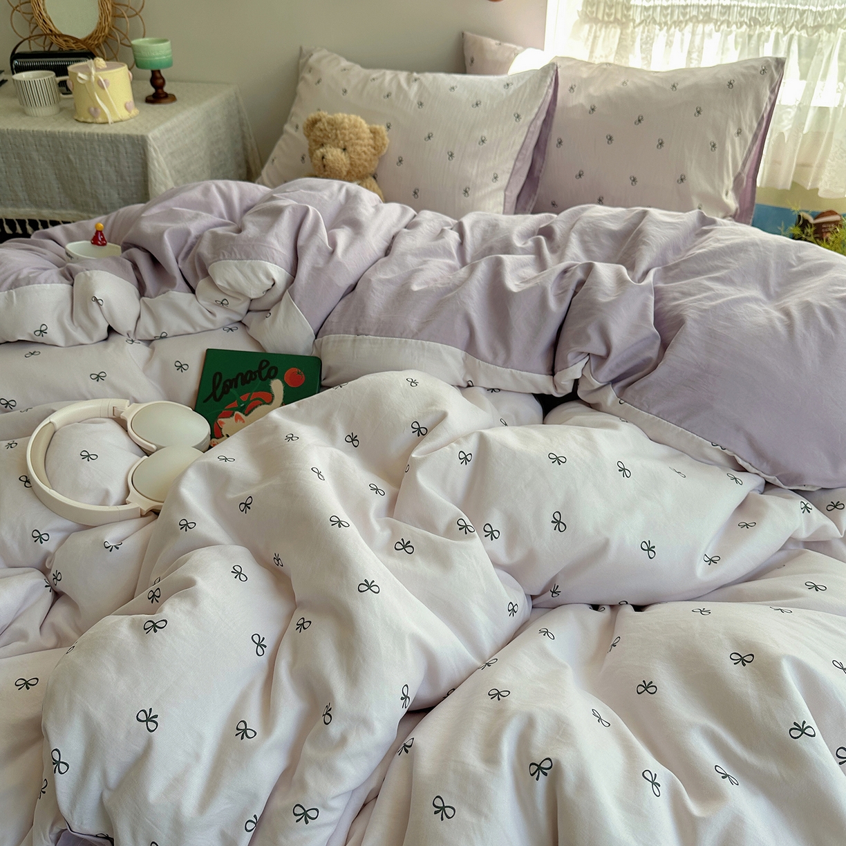 91家纺网 家纺一手货源 找家纺 沐芷 2025 开学季水洗棉四件套A类 卡通简约风超柔舒适三件套 紫色蝴蝶结