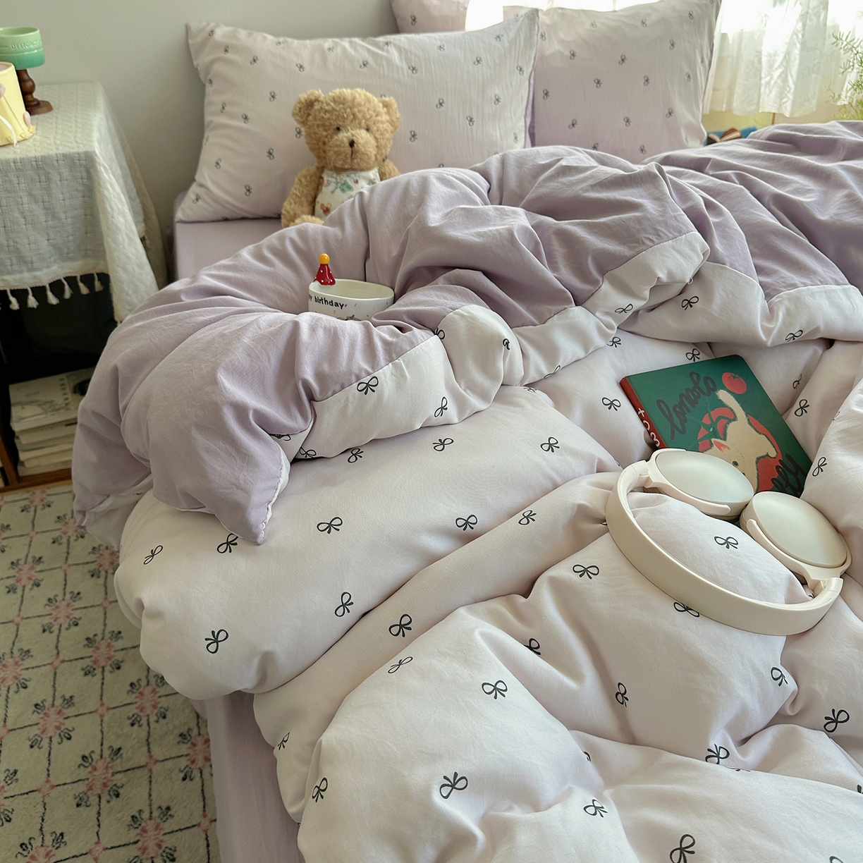 91家纺网 家纺一手货源 找家纺 沐芷 2025 开学季水洗棉四件套A类 卡通简约风超柔舒适三件套 紫色蝴蝶结