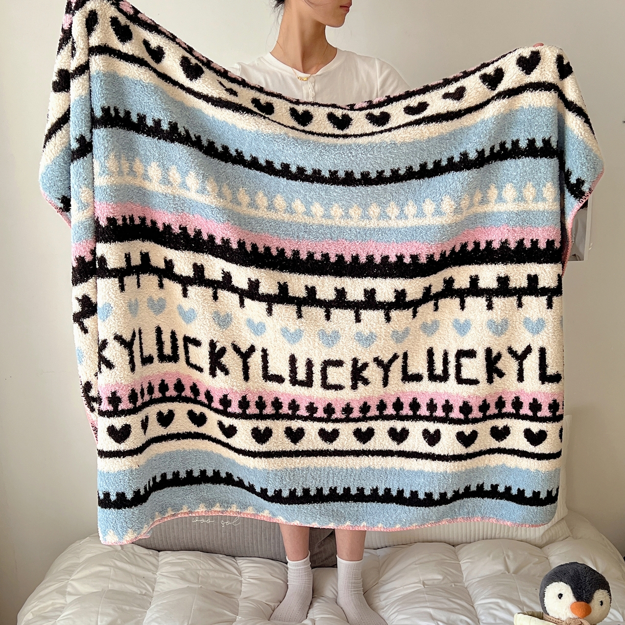 91家纺网 家纺一手货源 找家纺 舒隅家纺 A类高级感半边绒三角针毛毯毯子 费尔岛-粉